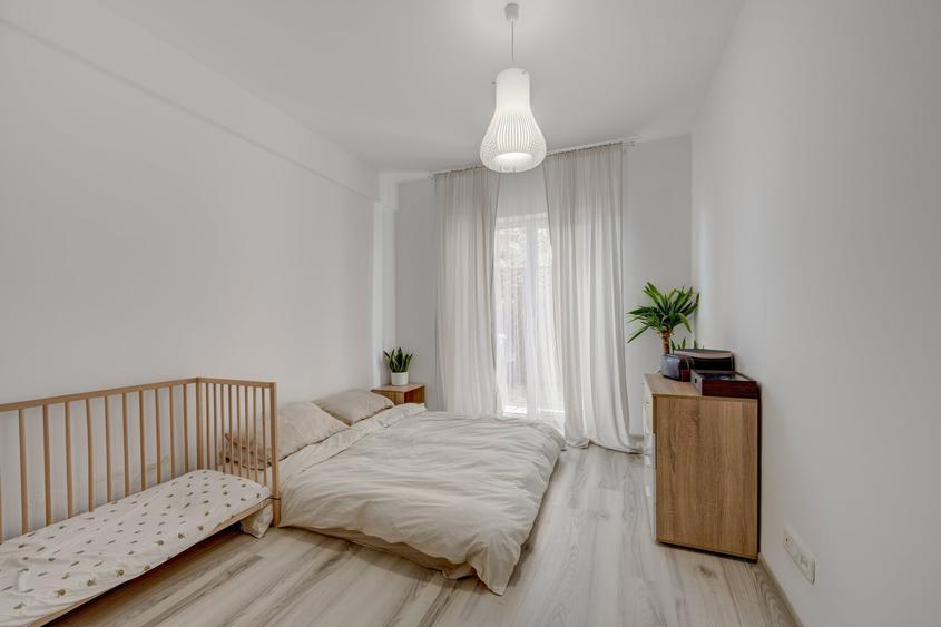 Apartament cu 3 camere decomandat în Ștefăneștii de Jos