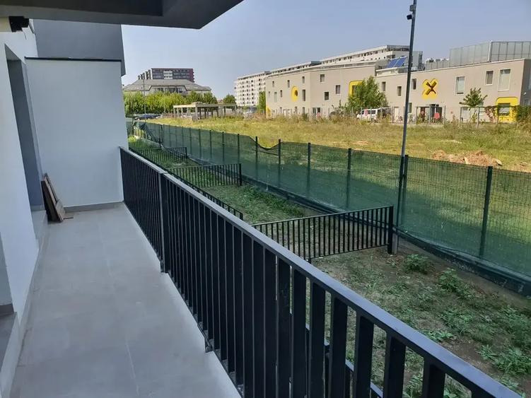 Apartament cu 3 camere decomandat în Titan