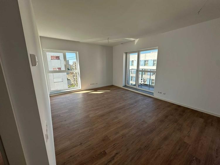 Apartament cu 4 camere decomandat în Costin Georgian