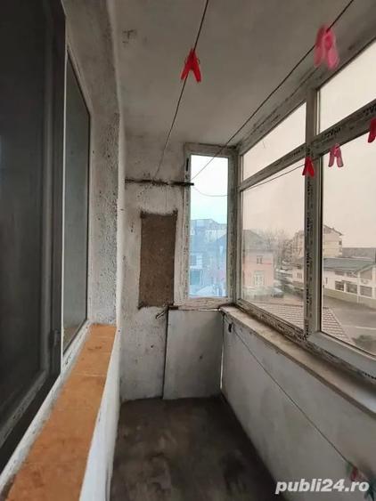 Apartament cu 2 camere semidecomandat în 1 Mai