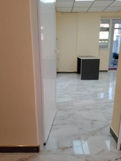 Apartament cu 4 camere decomandat în Semicentral