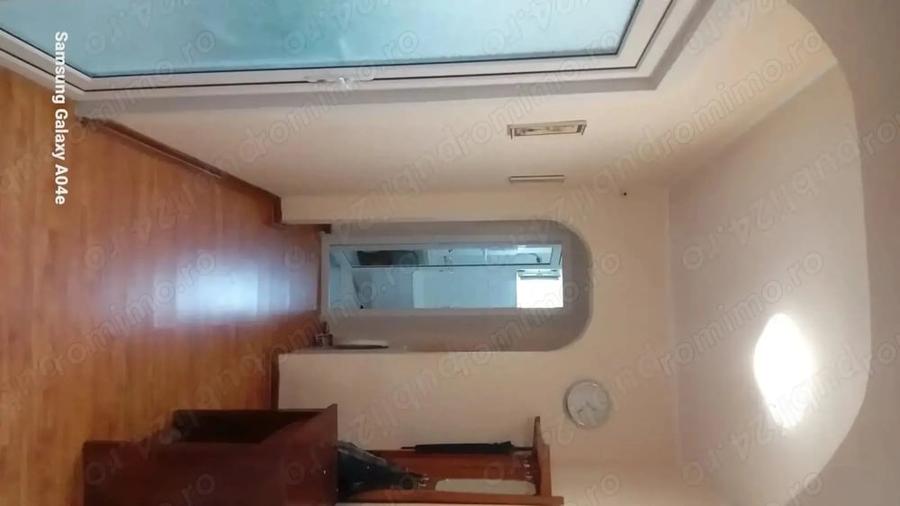 Apartament cu 3 camere decomandat în Micro 38