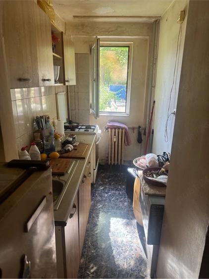 Apartament cu 2 camere semidecomandat în Berceni