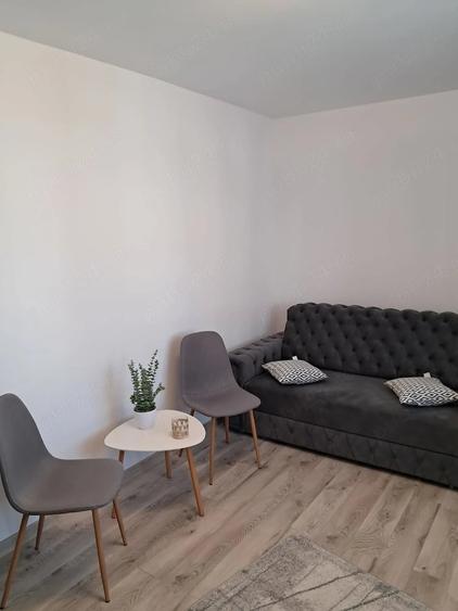 Garsonieră decomandată în Precista