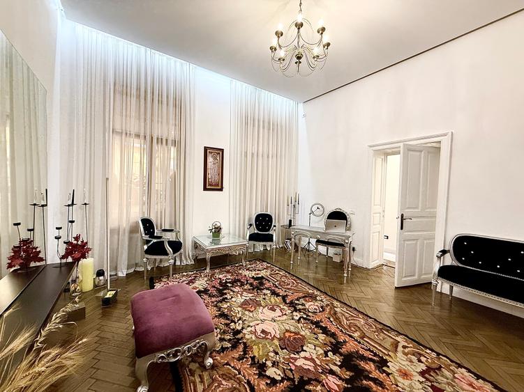 Casă individuală cu 7 camere cu Teren 168 Mp în Grădina Icoanei