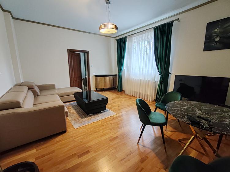 Apartament cu 2 camere semidecomandat, mobilat în Central