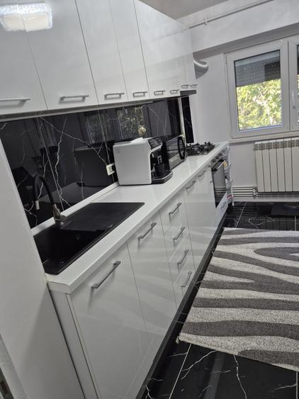 Apartament cu 3 camere decomandat în Tomis Nord