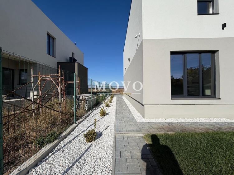 Duplex cu 4 camere cu Canalizare în Covaci