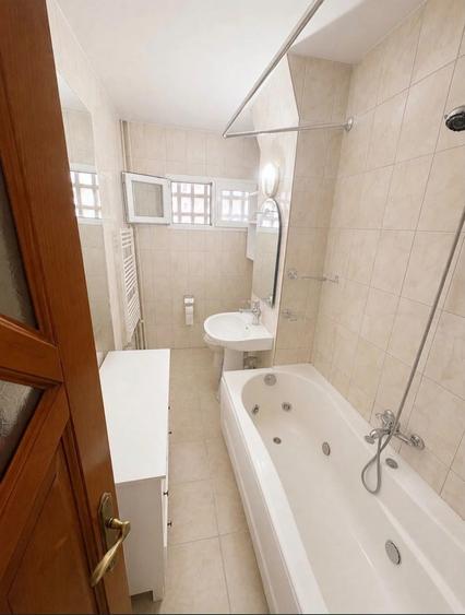 Apartament cu 2 camere semidecomandat în Podu Roș