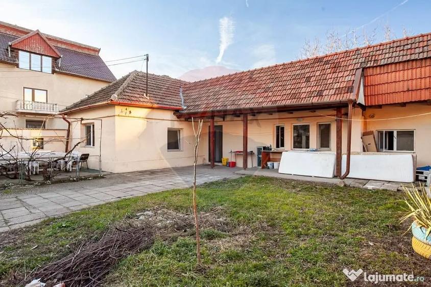 Casă cu 6 camere cu Teren 450 Mp în Central