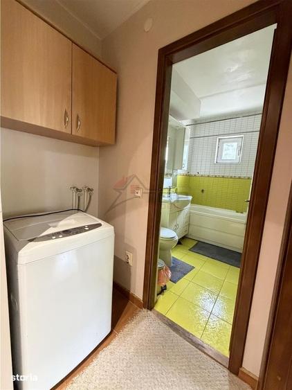 Apartament cu 3 camere decomandat în Nicolina
