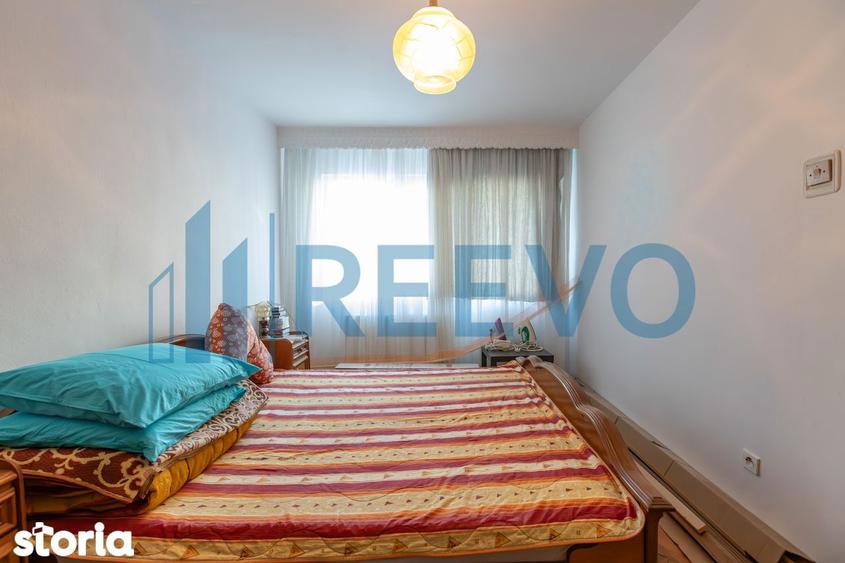 Apartament cu 3 camere semidecomandat, mobilat în Cornișa