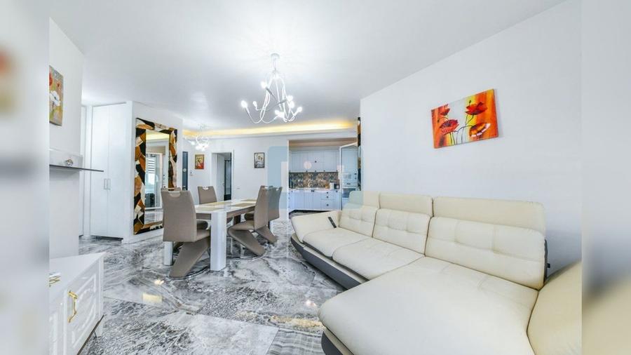 Apartament cu 3 camere semidecomandat, mobilat în Florești