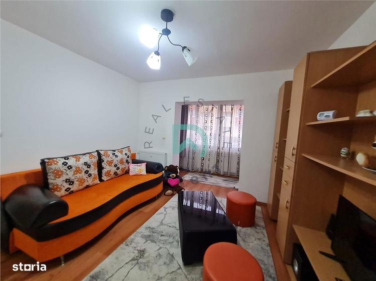Apartament cu 2 camere decomandat, mobilat în Valea Cetății