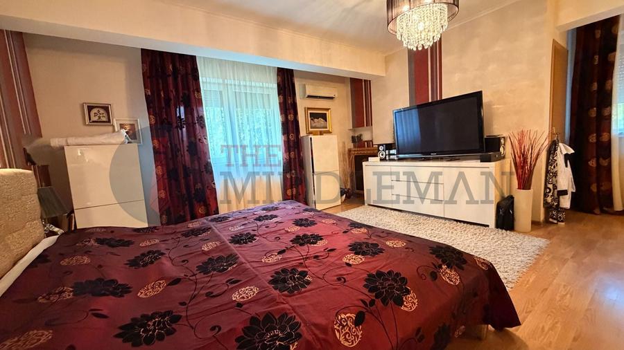 Apartament cu 5 camere decomandat, mobilat în Băneasa