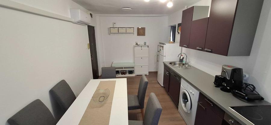 Apartament cu 2 camere decomandat în Central