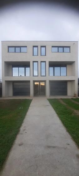 Spațiu comercial, de 200 mp, în Cumpăna