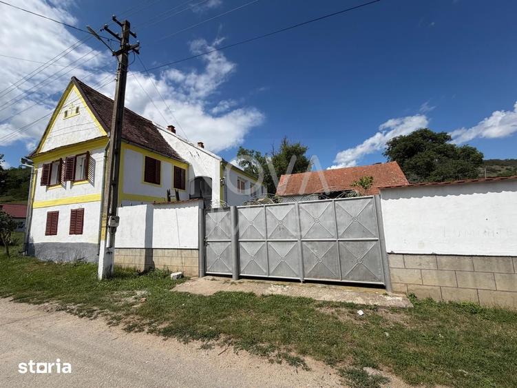 Casă cu 2 camere cu Teren 8356 Mp în Țichindeal