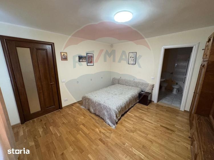 Casă cu 6 camere cu Teren 1263 Mp în Dărmănești