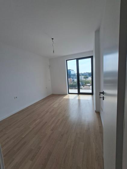 Birou, de 153 mp, în Central