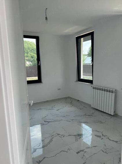 Casă cu Teren 865 Mp în Central