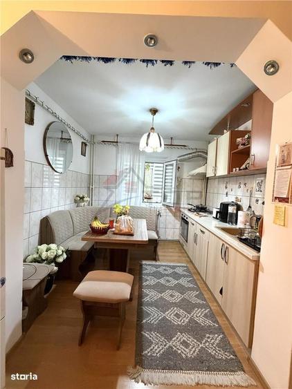 Apartament cu 2 camere decomandat în Nicolina