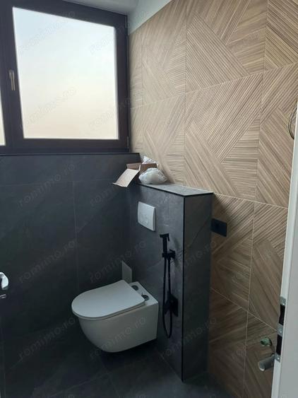 Casă cu 5 camere în Moșnița Nouă