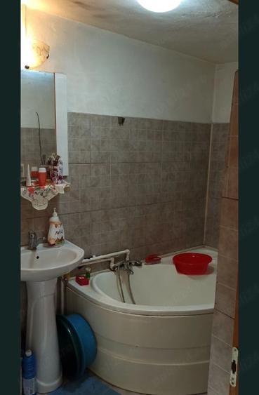Casă cu 5 camere cu Teren 1500 Mp în Poiana Mare