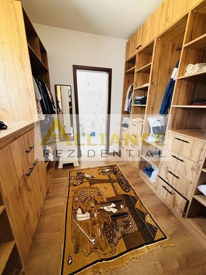 Casă individuală cu 5 camere cu Canalizare în Berceni