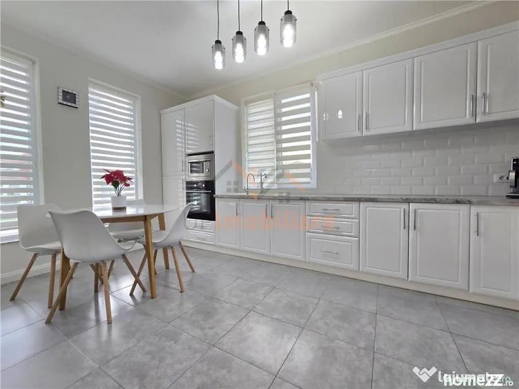 Casă cu 5 camere cu Teren 507 Mp în Sânmartin