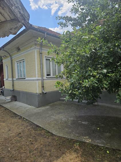 Casă cu 4 camere în Central