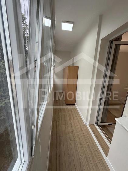 Apartament cu 3 camere semidecomandat în Semicentral