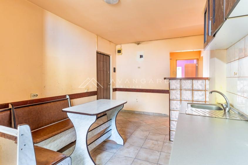 Apartament cu 3 camere decomandat, mobilat în Între Lacuri