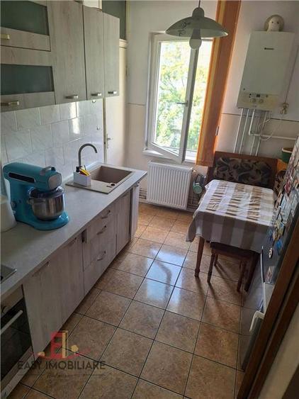 Apartament cu 2 camere decomandat în Tudor