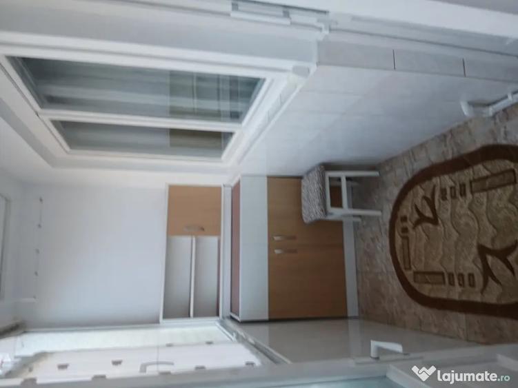 Apartament cu 3 camere decomandat în Tomis Nord