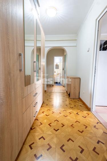 Apartament cu 2 camere decomandat, mobilat în Podul de Fier