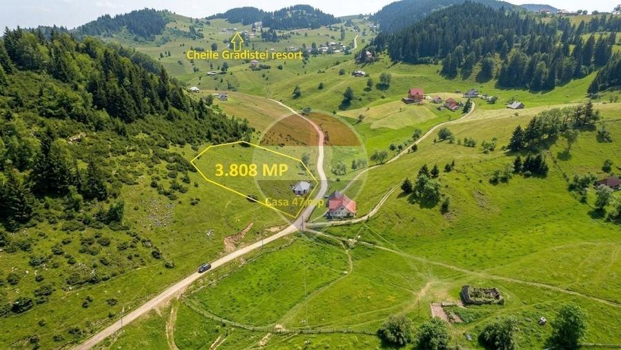 Casă cu 1 camere cu Teren 3808 Mp în Fundata