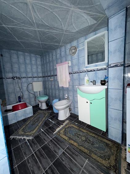 Casă individuală cu 3 camere cu Canalizare în Piața Centrală