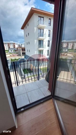 Apartament cu 2 camere decomandat în Tractorul