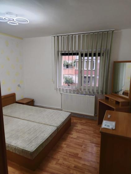 Apartament cu 3 camere decomandat în Bucovina