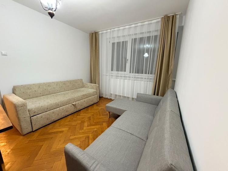 Apartament cu 3 camere semidecomandat în Central