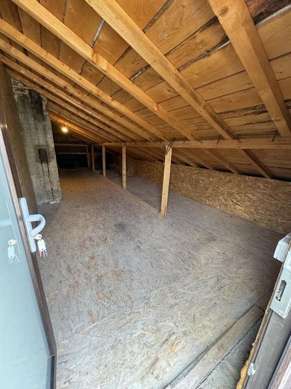 Casă cu 4 camere cu Teren 75 Mp în Tei