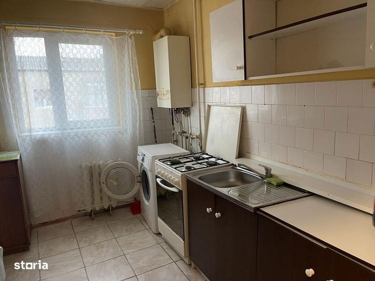 Apartament cu 2 camere semidecomandat, mobilat în Tolstoi