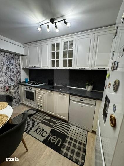 Apartament cu 4 camere, mobilat în Central