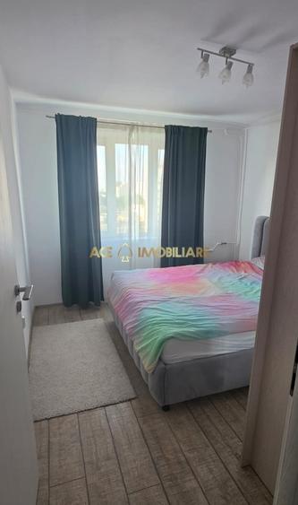 Apartament cu 3 camere semidecomandat, mobilat în Dristor