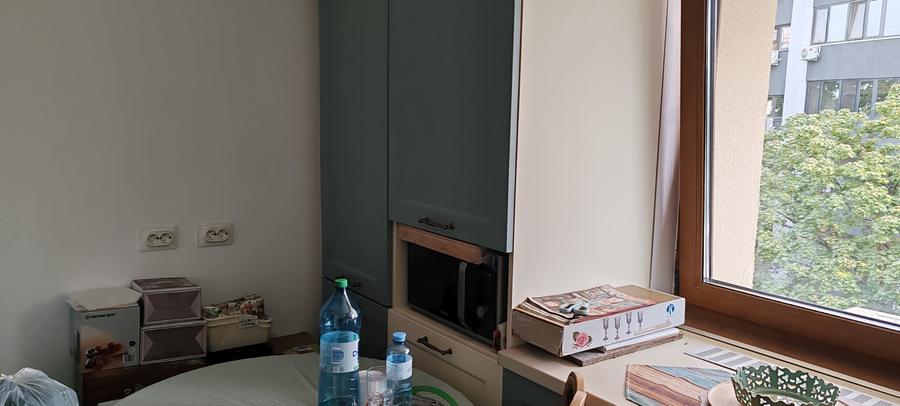 Apartament cu 2 camere semidecomandat în Olteniței