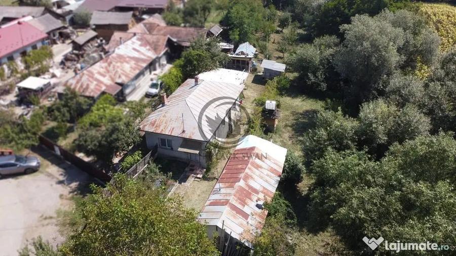 Casă cu 2 camere cu Teren 2846 Mp în Coada Izvorului