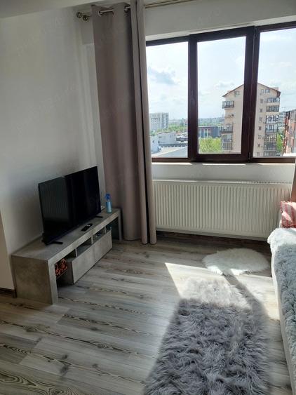 Apartament cu 2 camere decomandat în Roșu
