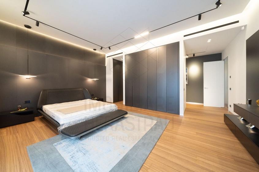 Penthouse cu 5 camere decomandat, mobilat în Băneasa