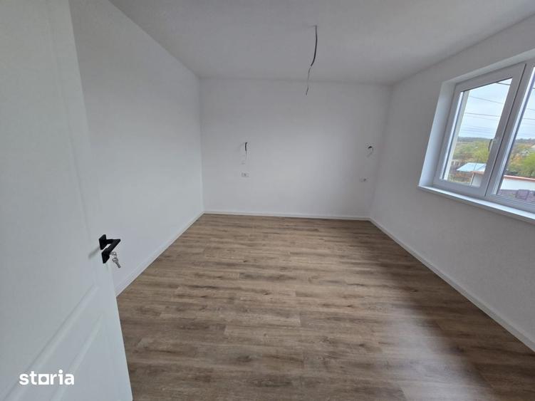 Casă cu 4 camere cu Teren 350 Mp în Mărășești